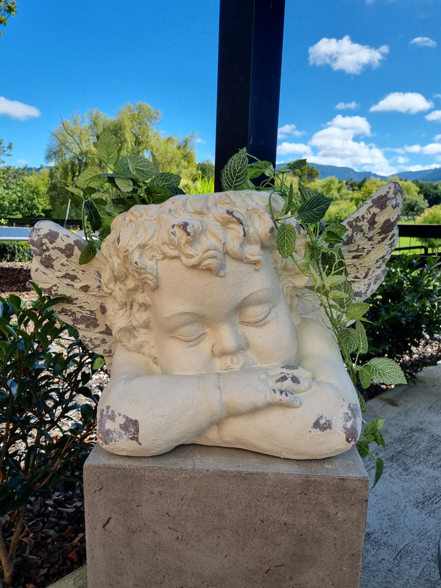 Angel Planter - 59cm