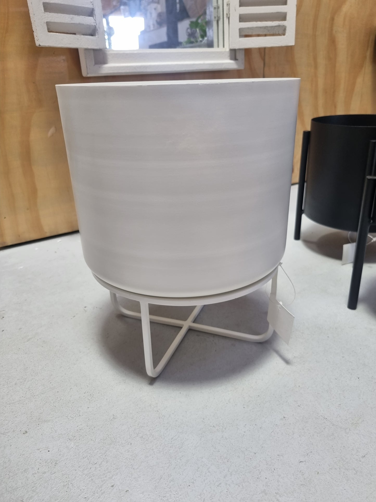 Asher Planter on Stand - White