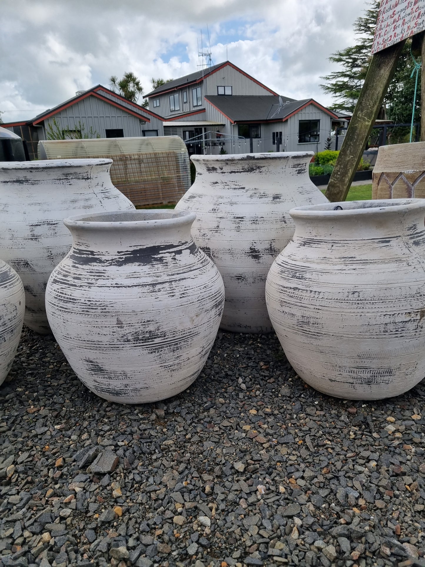 Drift Urns - White