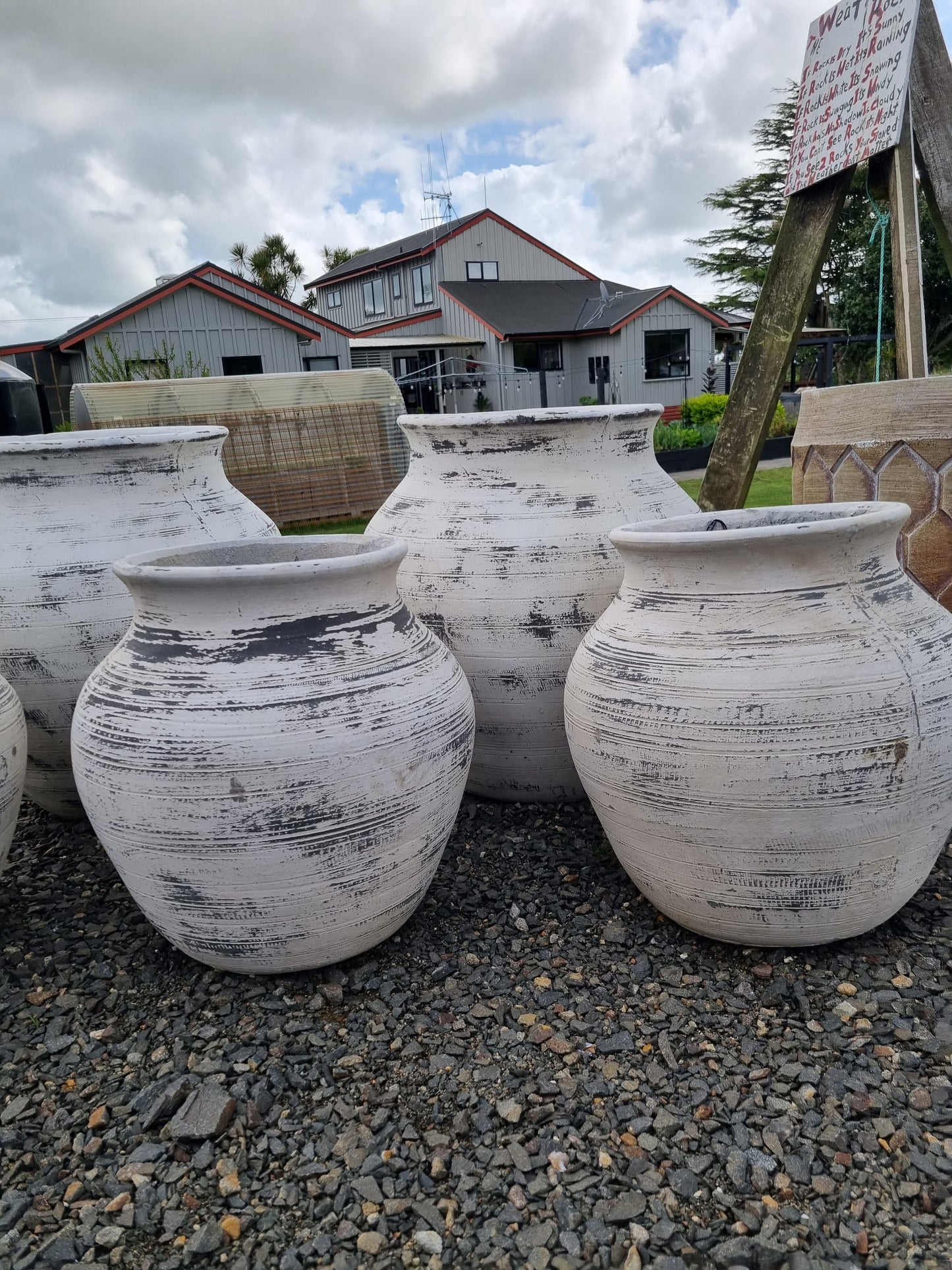Drift Urns - White