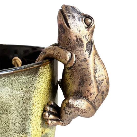 Hanging Frog Pot Decor (By Hands)