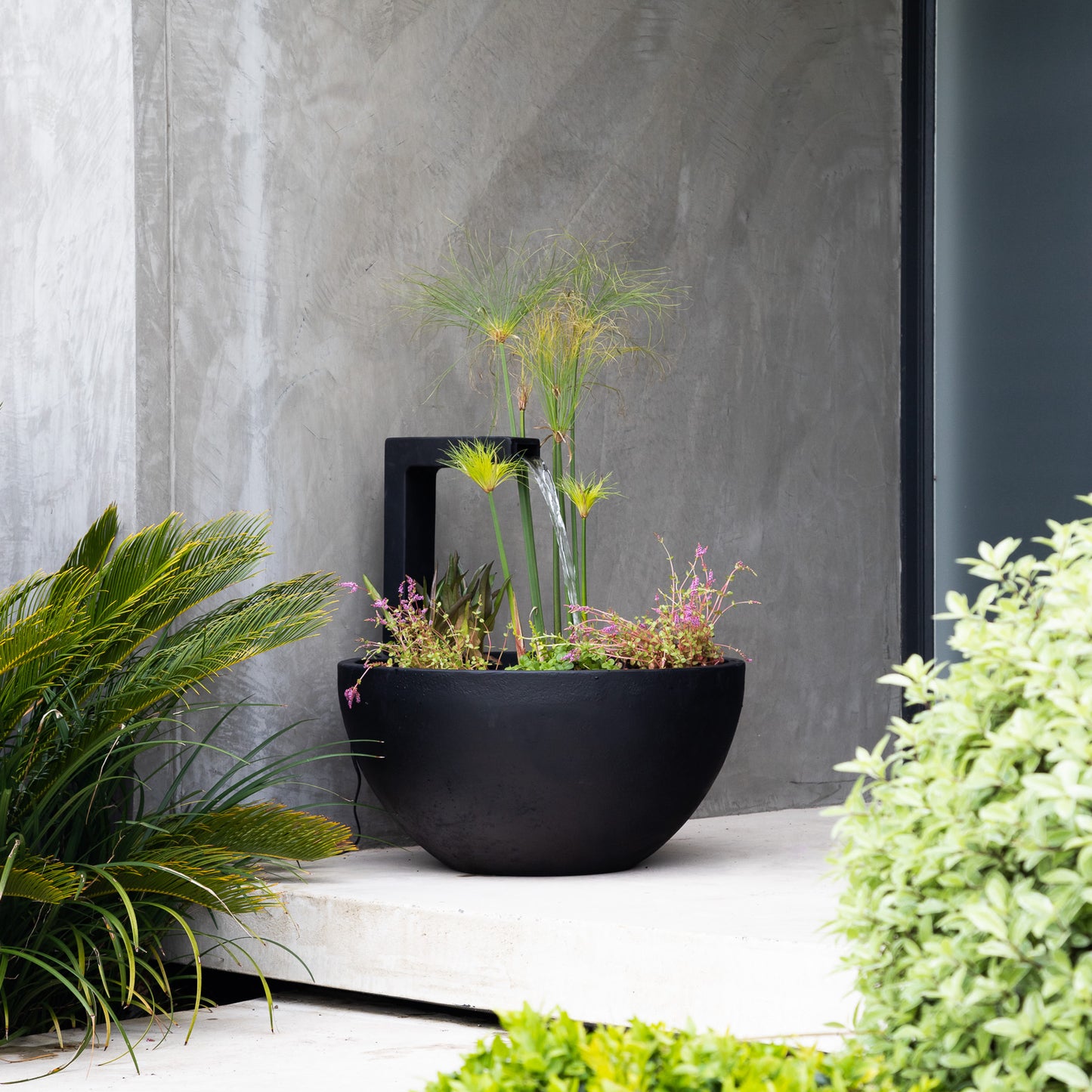 Patio Pond Black  - Small