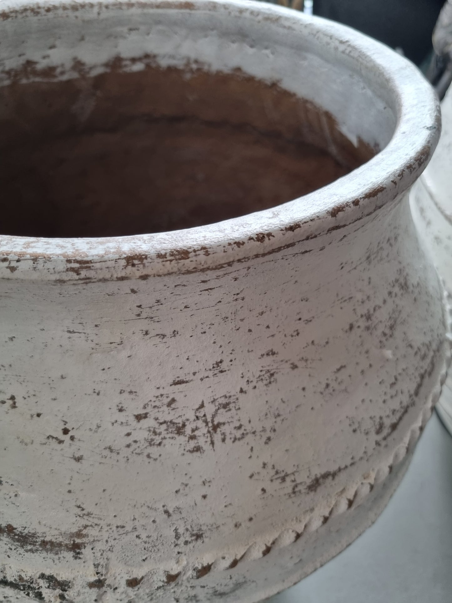 Lombok Mia Pot - Antique Whitewash Large