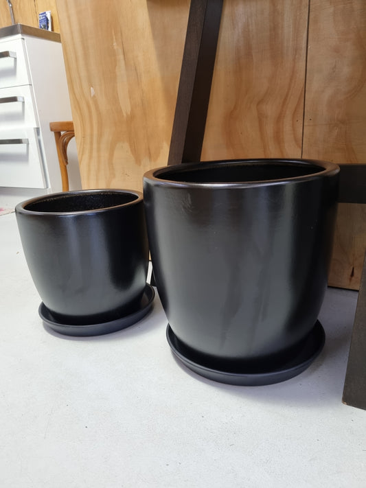 Straten Pots with Saucers - Black