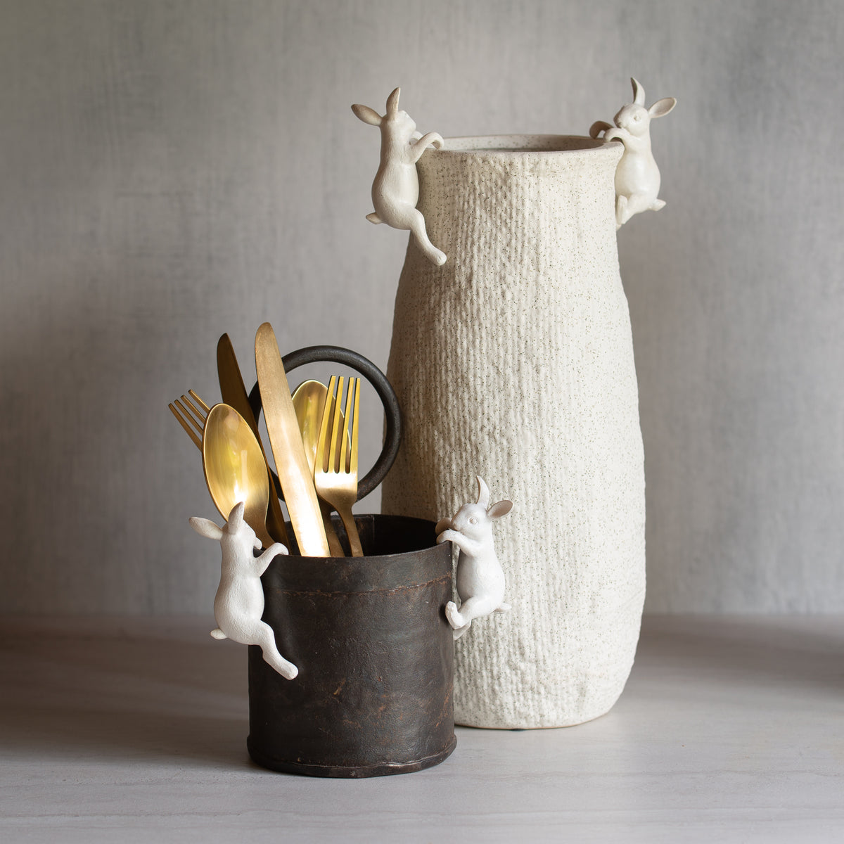 Rabbit Pot Ornament - White