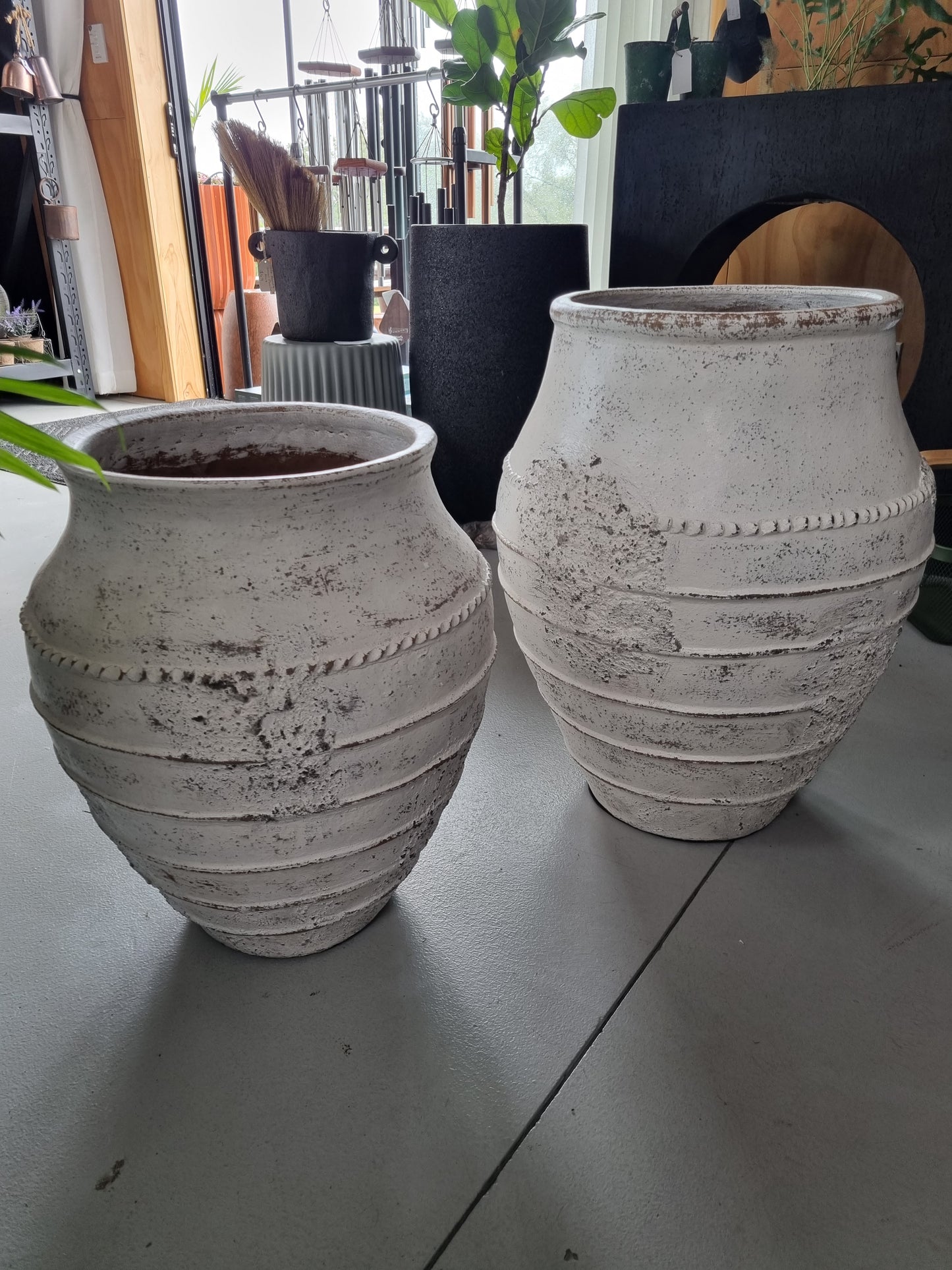 Lombok Mia Pot - Antique Whitewash Large