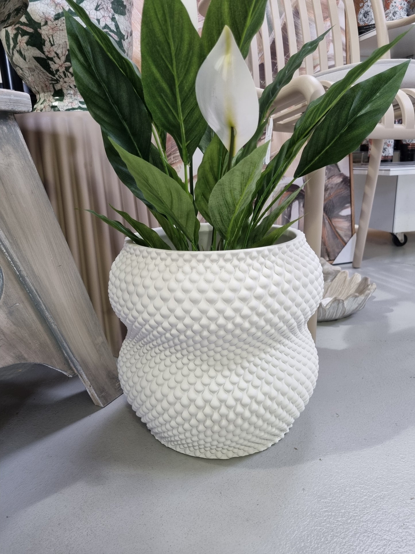 Raquel Textured Pot