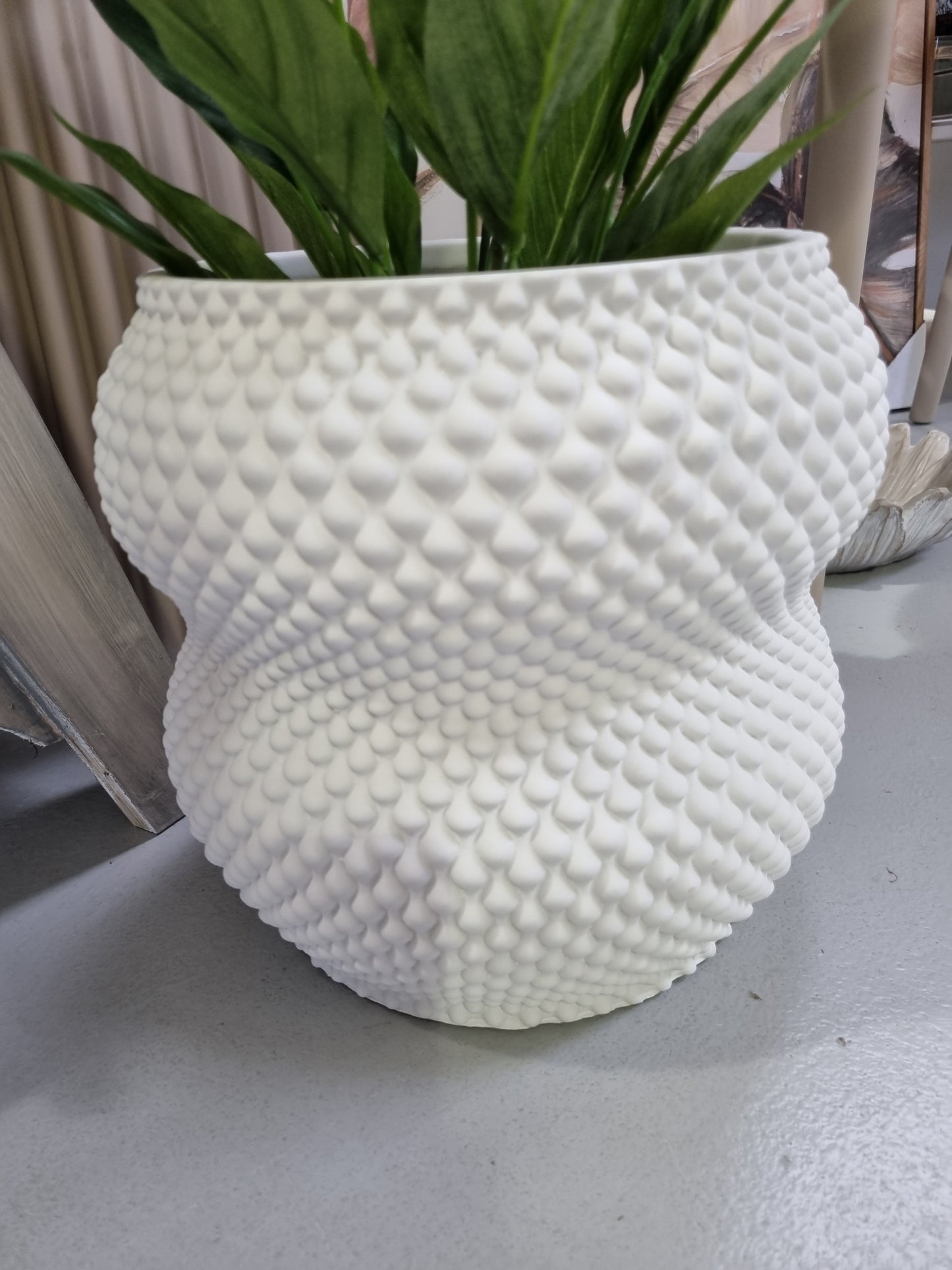 Raquel Textured Pot