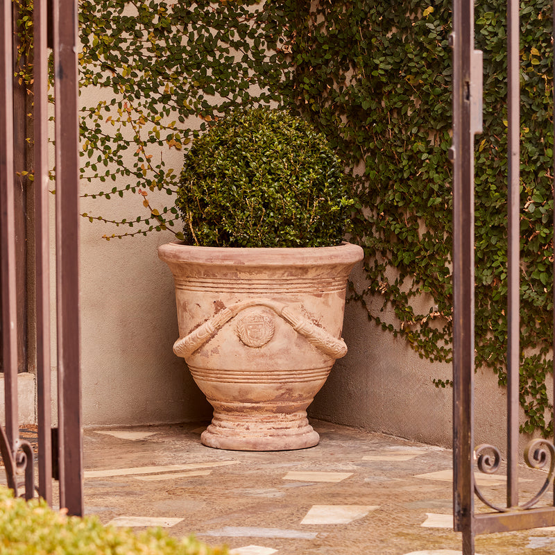 Villa Urns