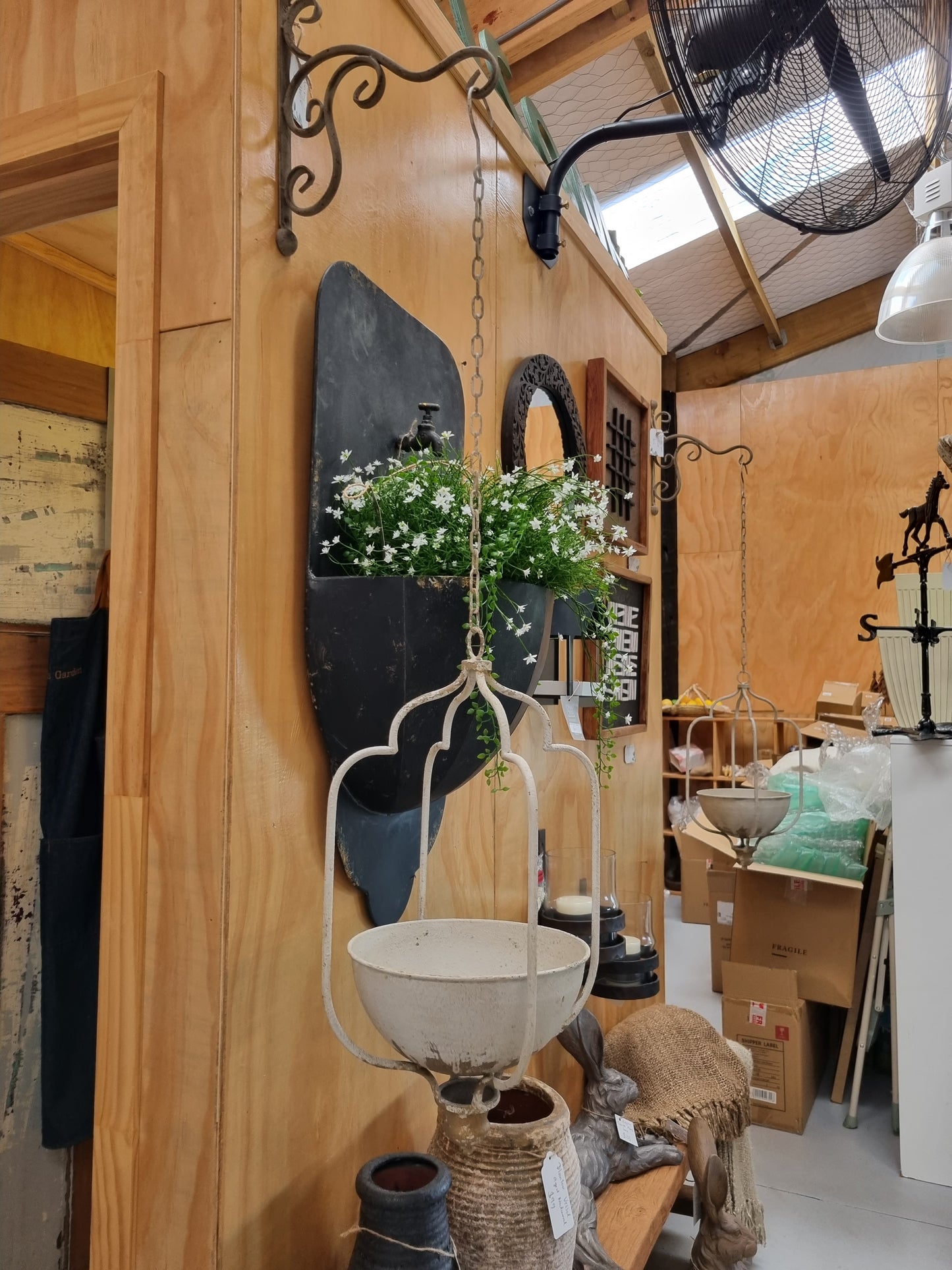 Pearly - Metal Hanging Planter