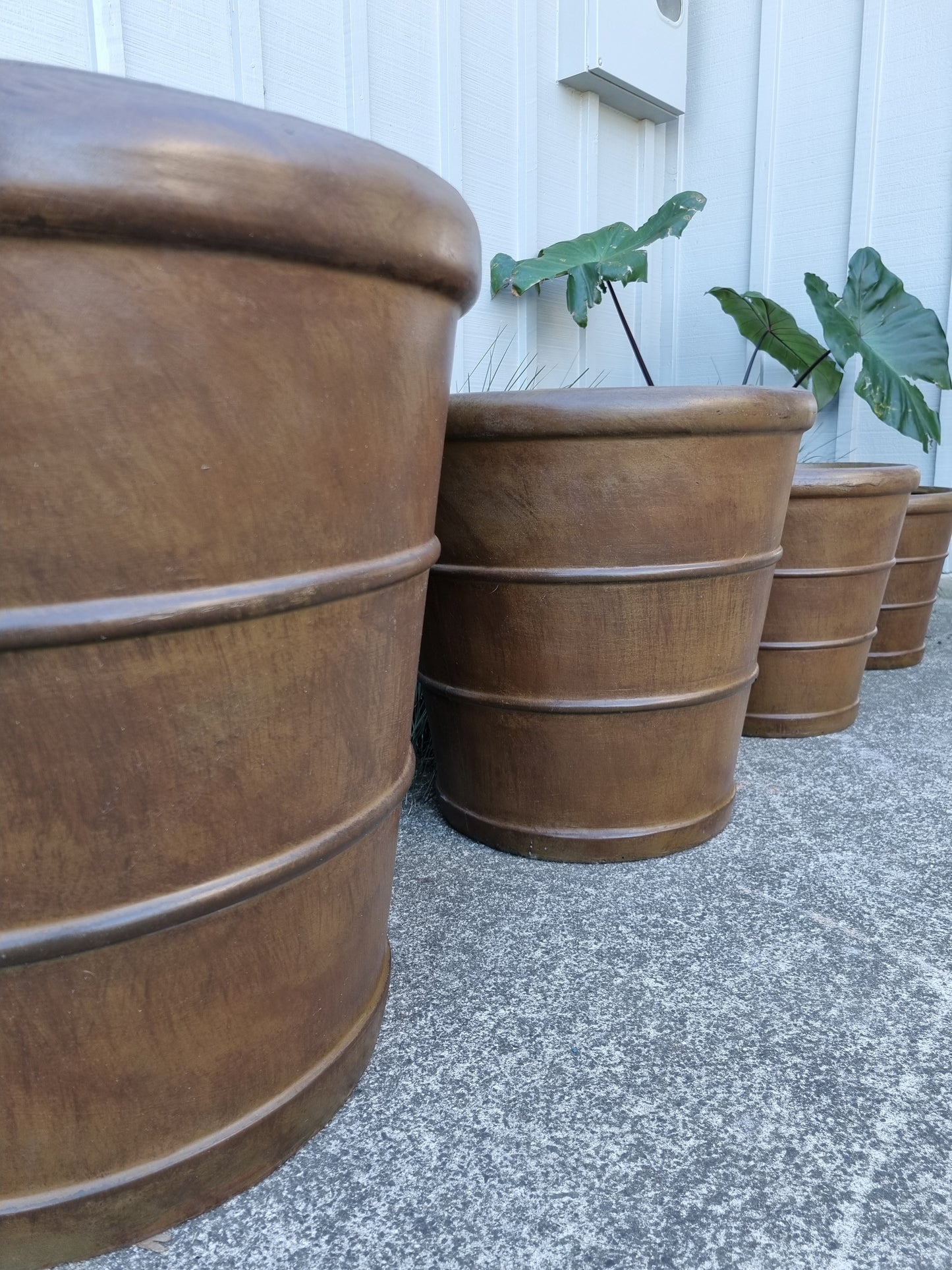 Line Bucket Pots
