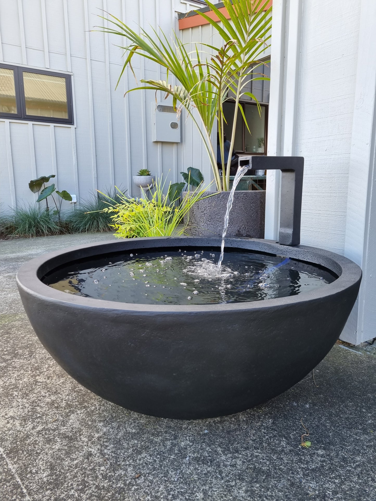 Patio Pond Black - Large