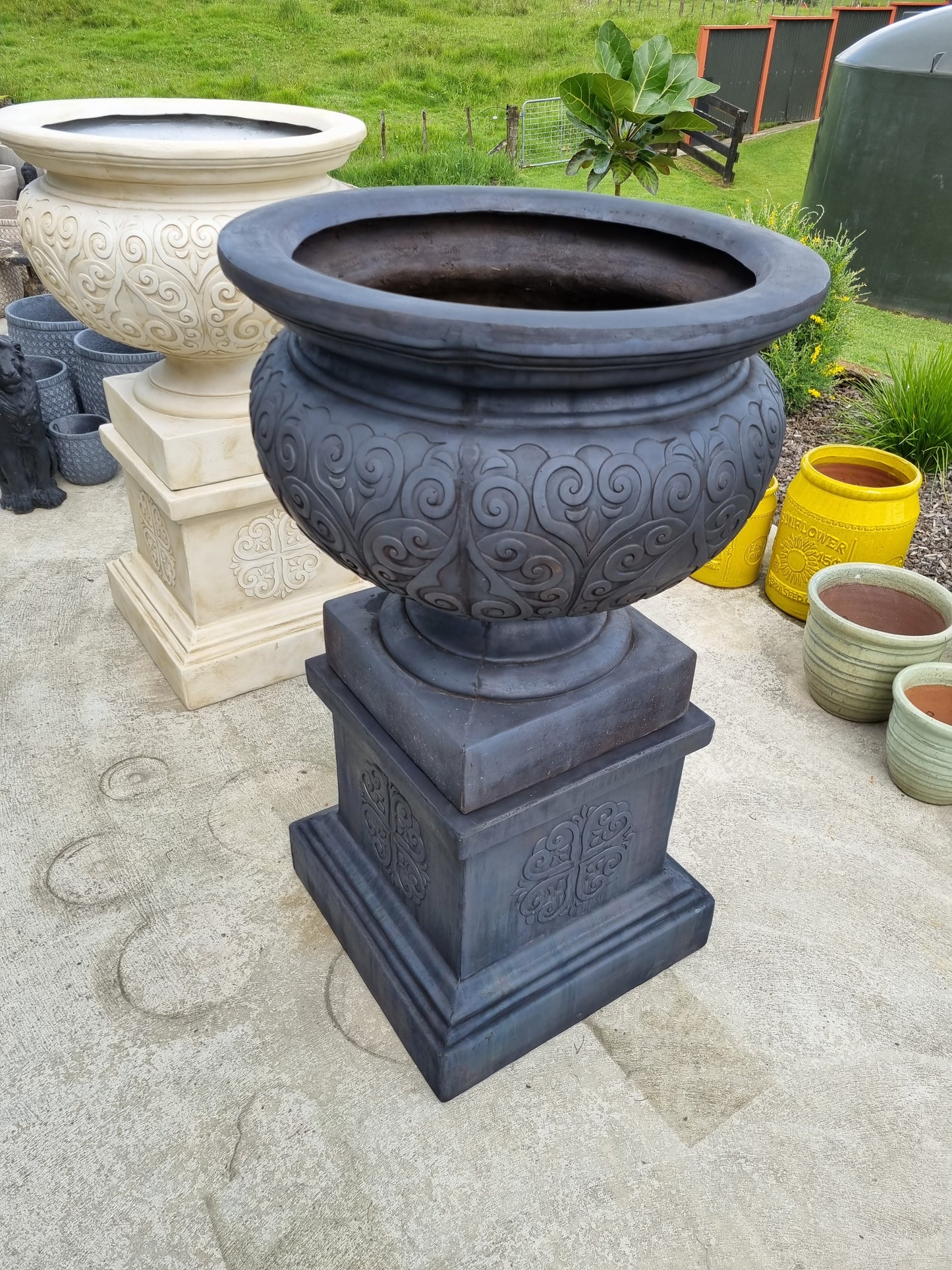 Renaissance Urn and Pedestal - Charcoal
