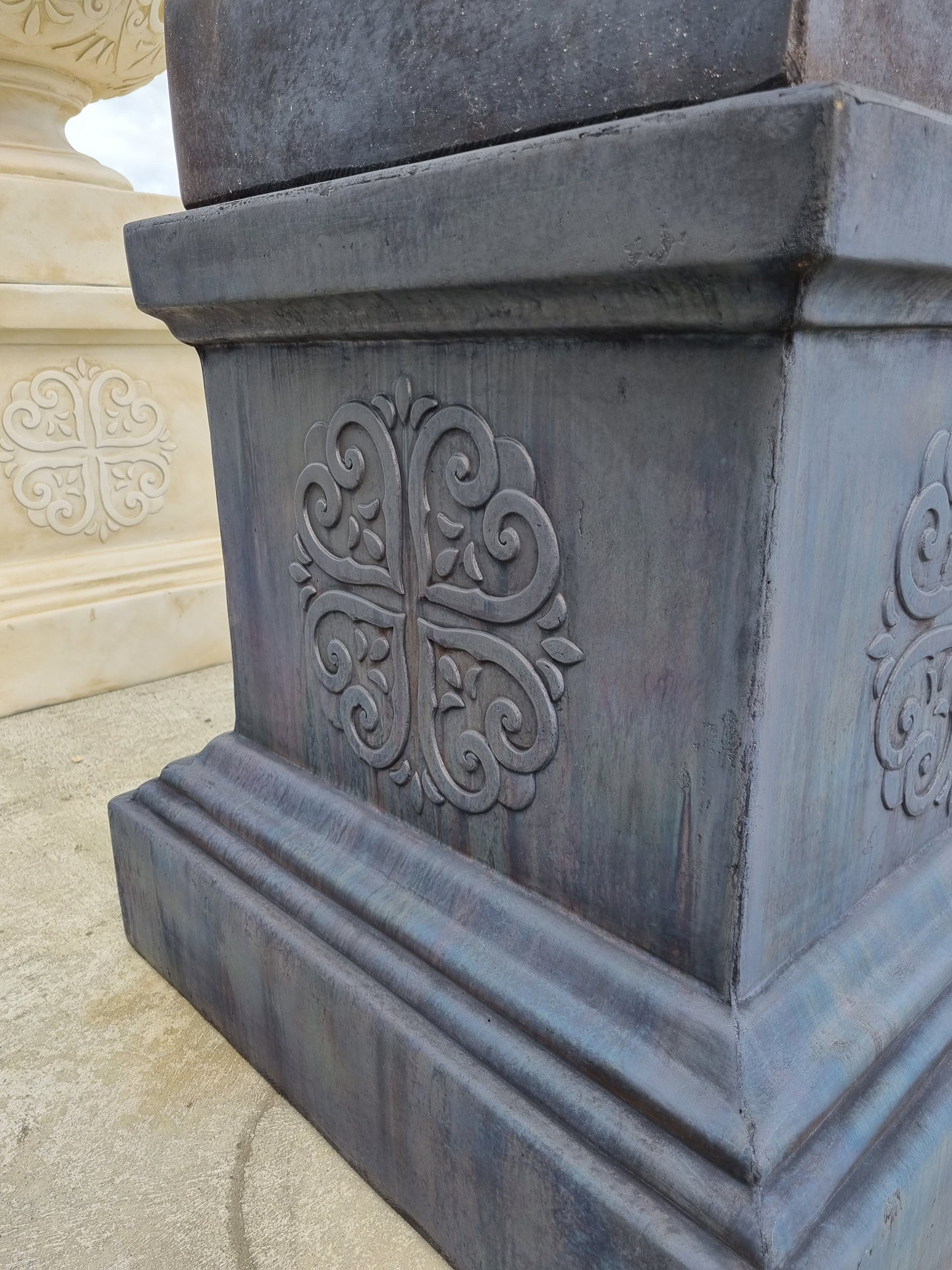 Renaissance Urn and Pedestal - Charcoal