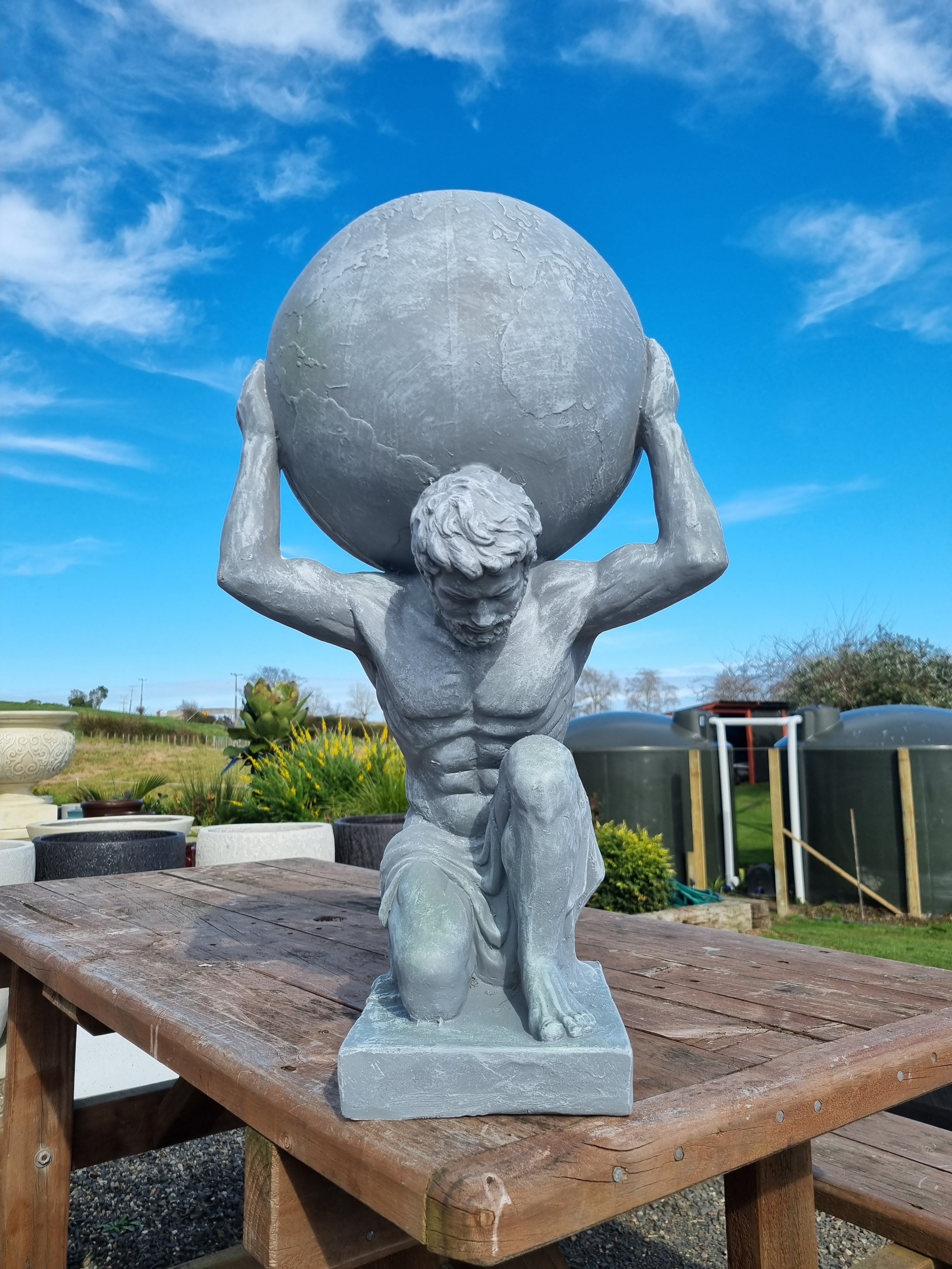 AtlasἌτλας,Titan, 高さ80 cm,アトラース Atlas Holding the World Statue – oasisgardennz
