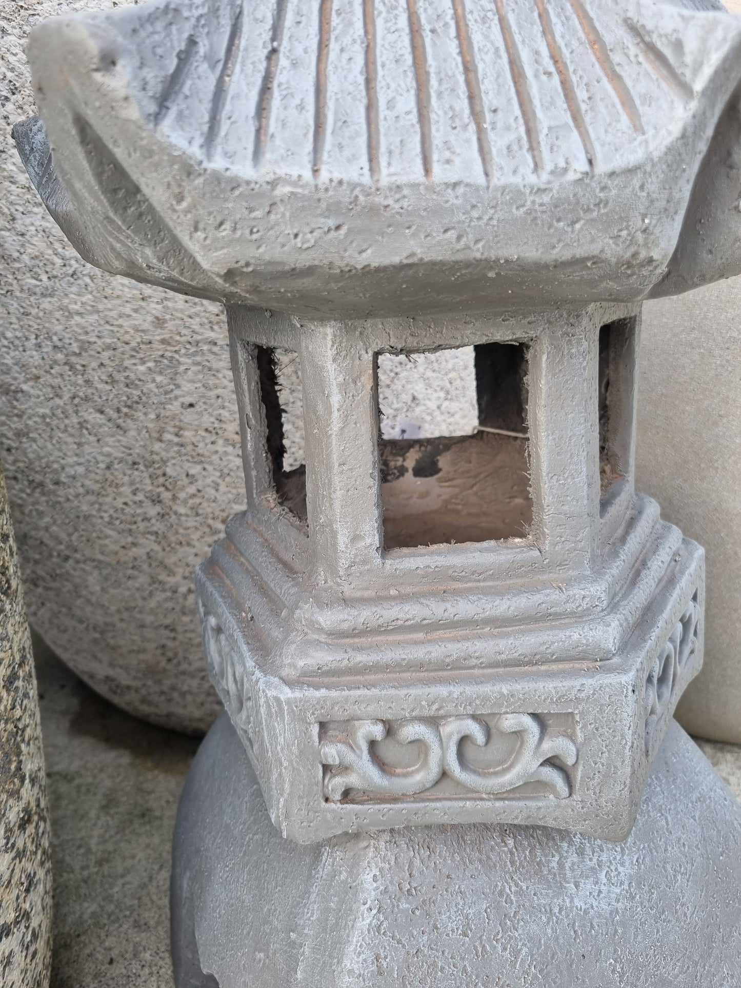 Kobe Lantern - Outdoor