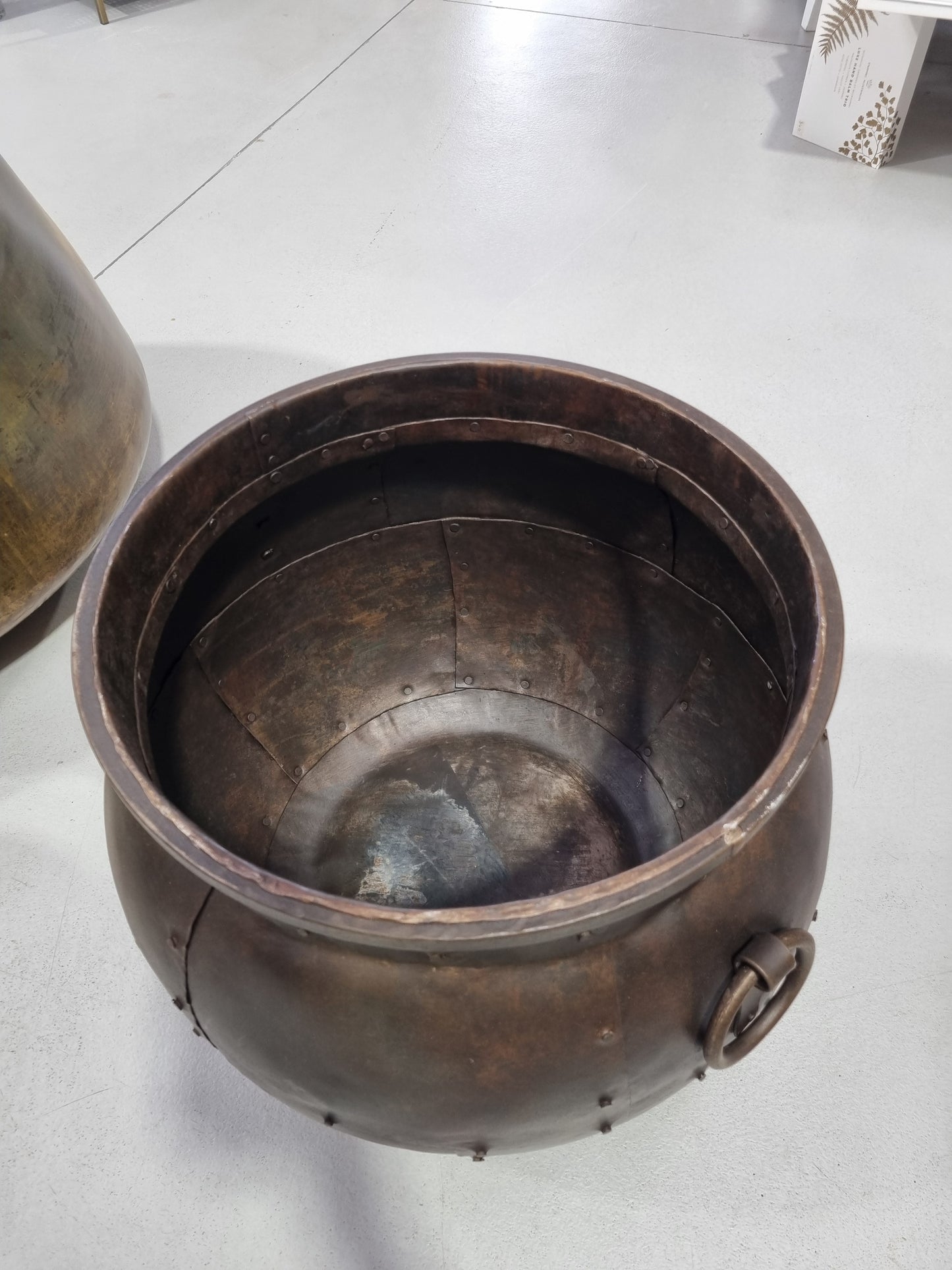 Sahar Iron Planter