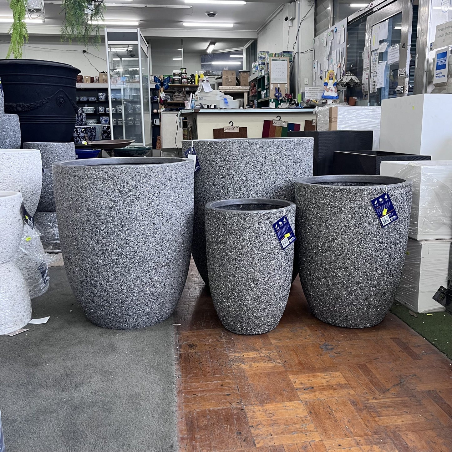 Chambers U Pot - Dark Grey Pebble