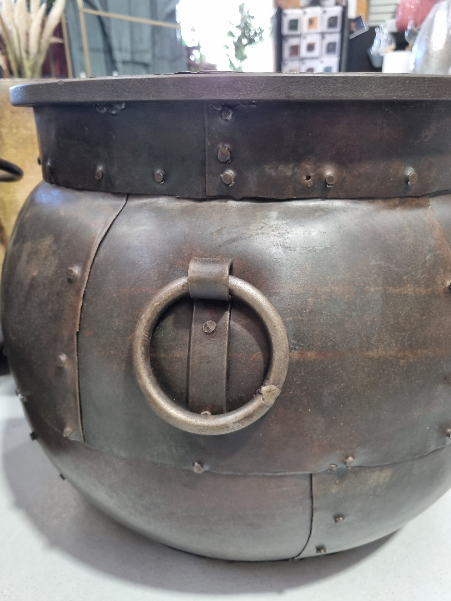 Sahar Iron Planter