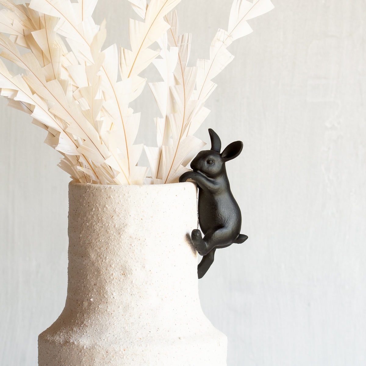 Rabbit Pot Ornament - Black
