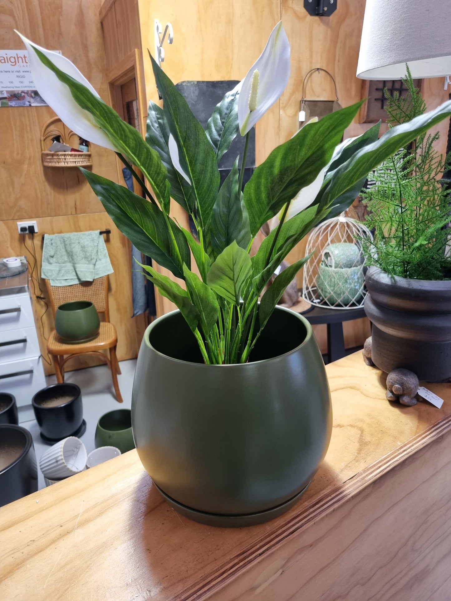 Deep Green Egg Pot and Saucer