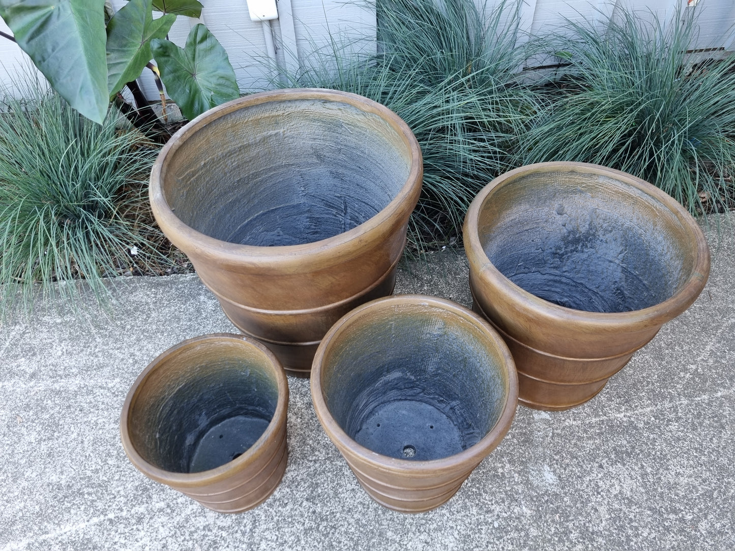 Line Bucket Pots